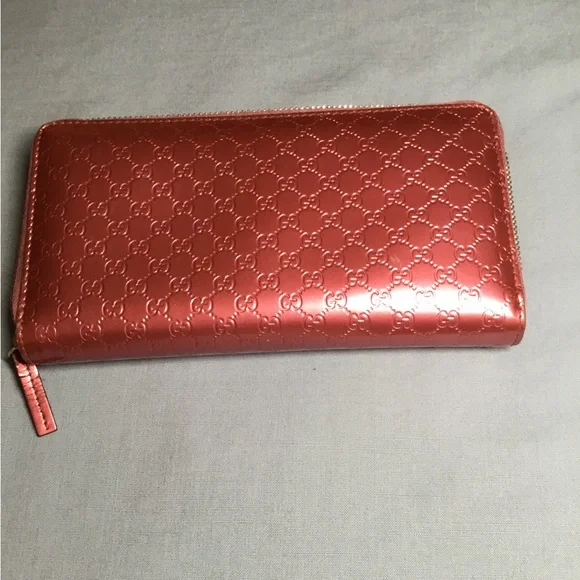 Gucci Red Quilted Wallet with Gold Hardware - Picture 6 of 9